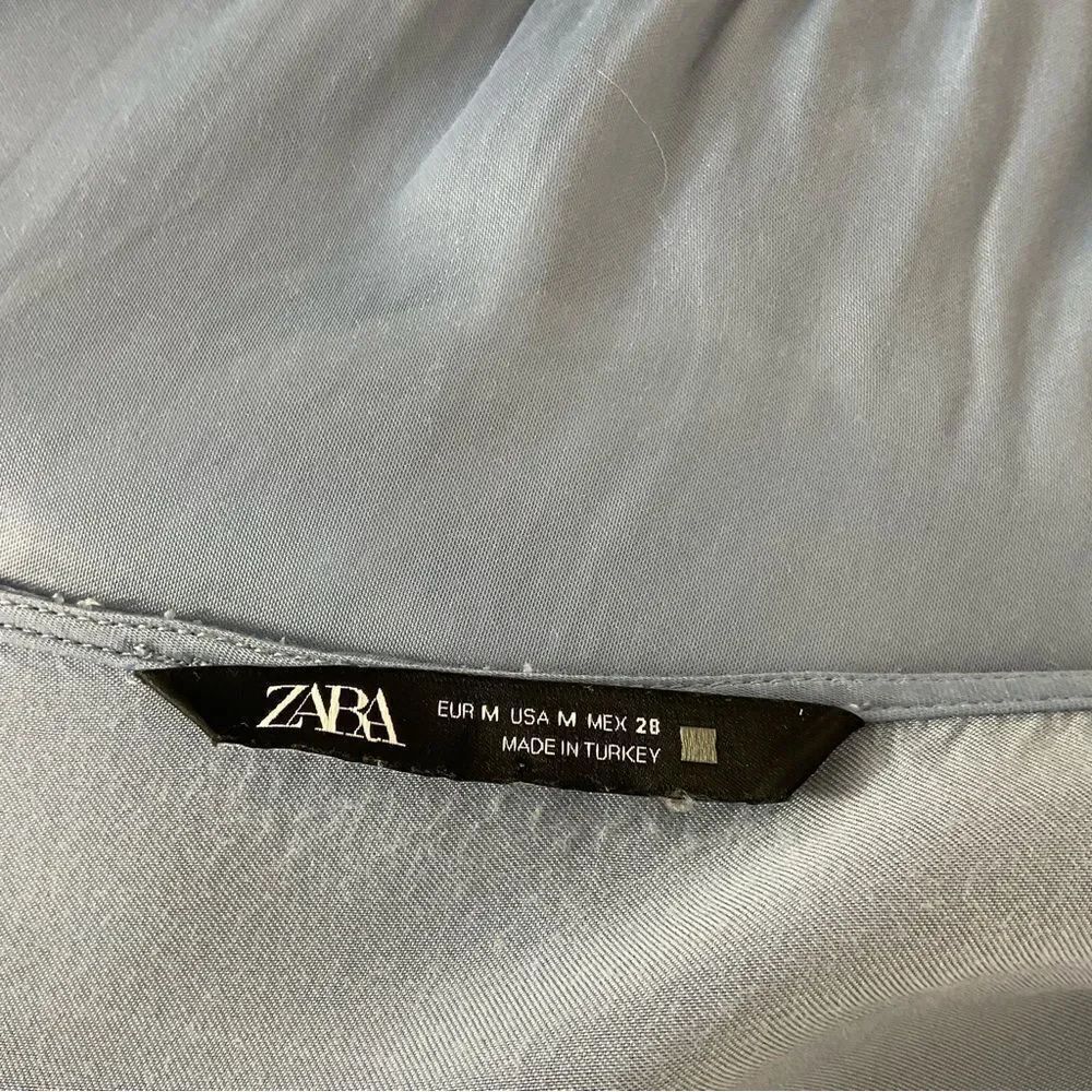 ZARA Purple/ Blue Silky Satin Long Puff Sleeves Button Front Crop Top M - Picture 9 of 10